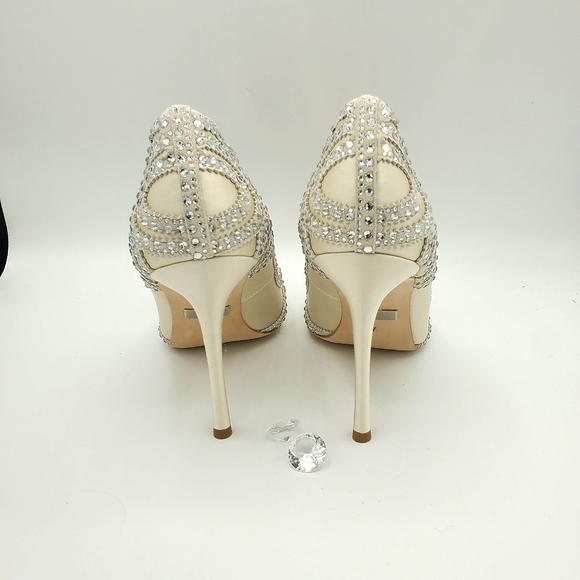 Badgley Mischka Rouge pumps, Ivory, NIB - Picture 5 of 13